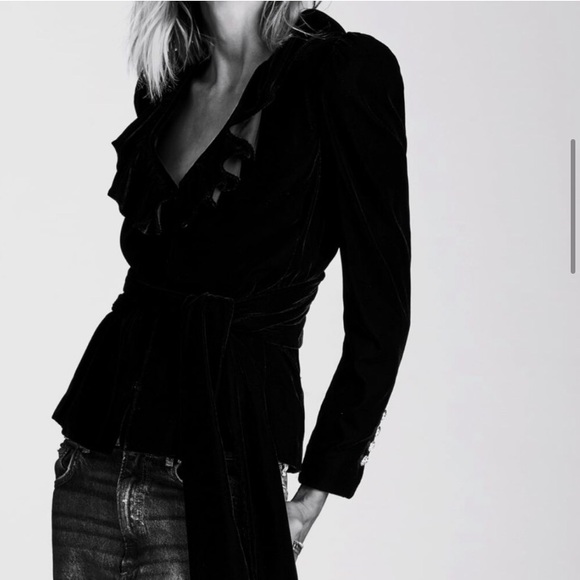 🌙ZARA black ruffled tie belt velvet blazer🌙 - Picture 4 of 10